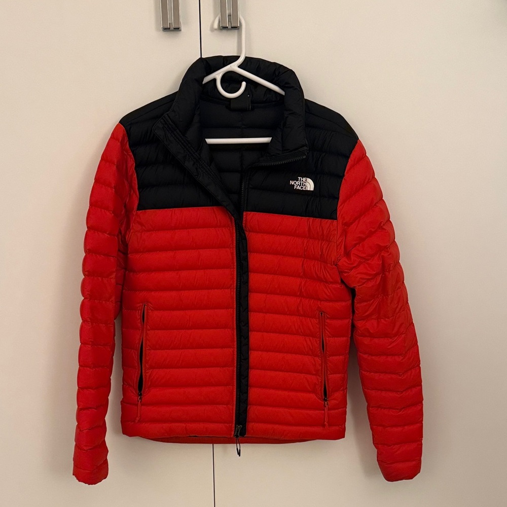 The North Face Men's Puffer Jacket in Red and Black